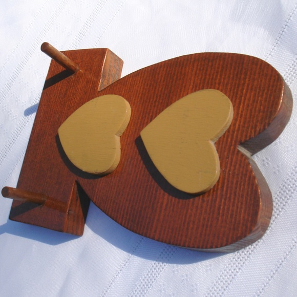 Heart Shaped Necklace Holder Wood Wall Rack Hooks Vintage Wall Hanging Decor - Picture 2 of 6